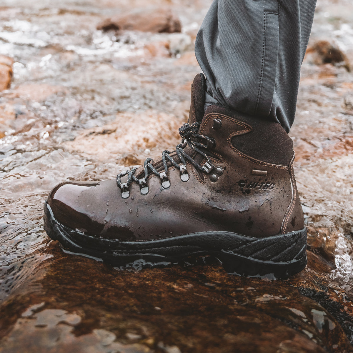 Womens Ravine Waterproof Leather Hiking Boots